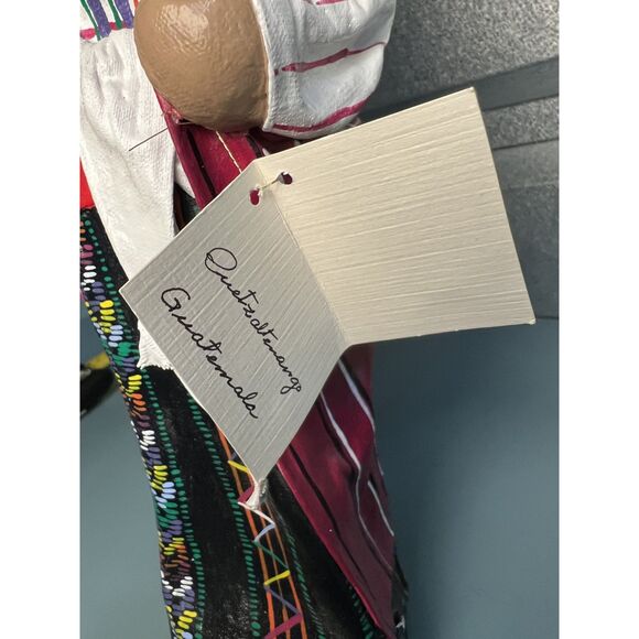 Vintage Guatemalan Mother with Baby Doll – Hand Painted Papier-Mâché & Textile - Picture 5 of 10